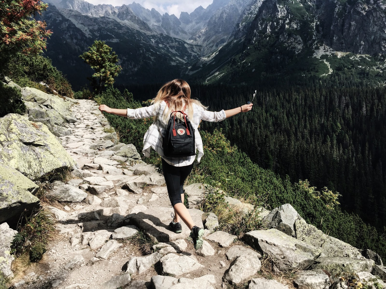 How To Mix Travel And Fitness (Without Spending Time in a Gym)